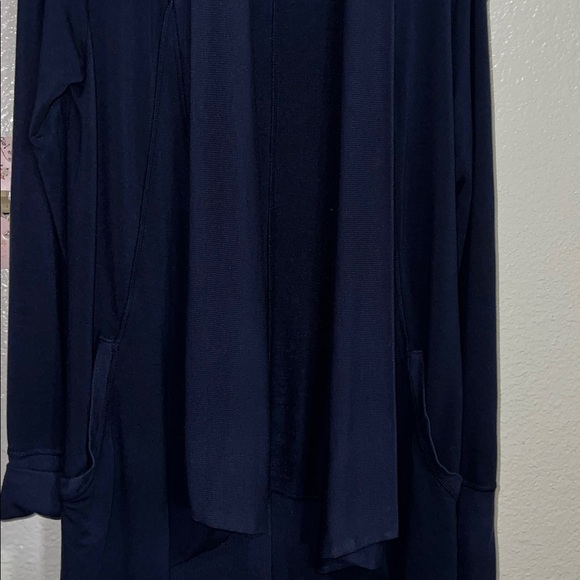 ATHLETA NAVY BLUE LONG SLEEVE POCKETS NIRVANA PRANAYAMA WRAP CARDIGAN SIZE S - Picture 2 of 9
